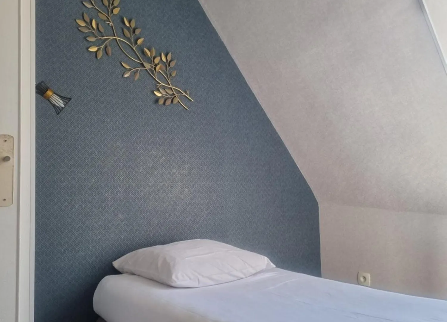 Eiffel Kensington Hotel Paris