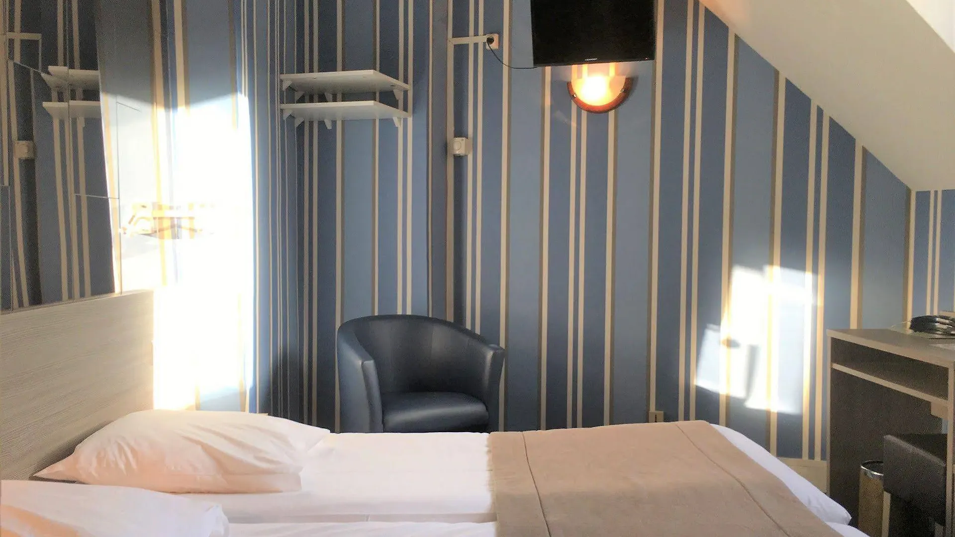 Eiffel Kensington 2*