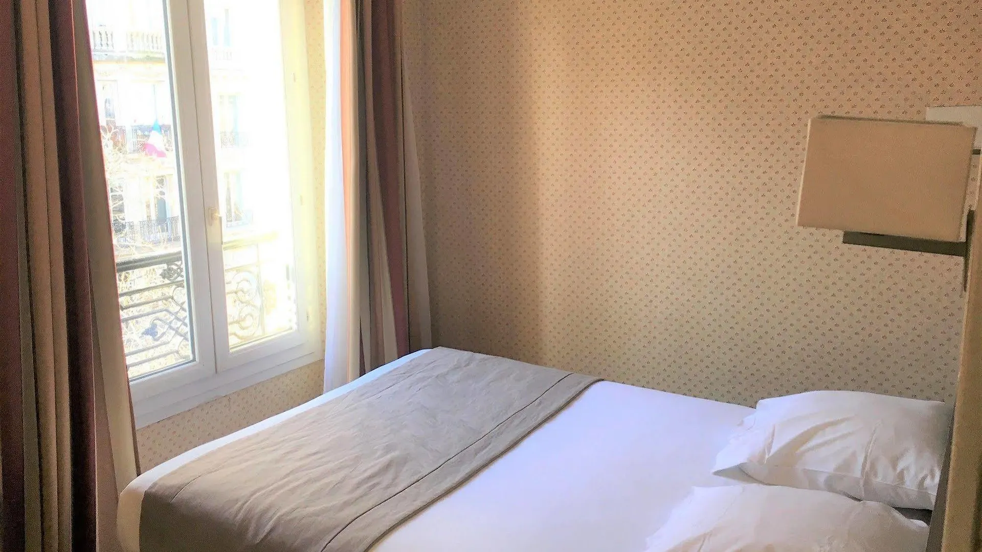 Eiffel Kensington Hotell Paris