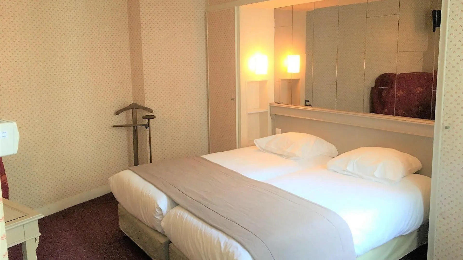Eiffel Kensington Hotell Paris